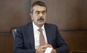 Yusuf Tekin: Öğretmenlerin fedakarlıklarını göz ardı etmiyoruz
