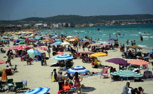 'Çeşme'de hafta sonu nüfus yarım milyona ulaşıyor'