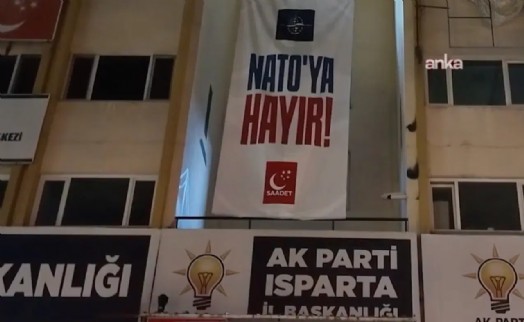 'NATO'ya Hayır' pankartı yargıya taşındı: Saadet Partisi valiliğin para cezasına itiraz etti