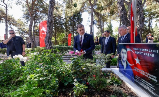 15 Temmuz şehitleri İzmir’de dualarla anıldı
