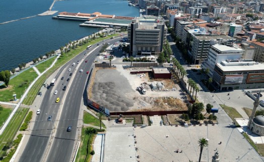 AK Parti'den Bağımsız Tugay'a 'hizmet binası' çıkışı: 4 yıl geçti İzmir hala bekliyor!