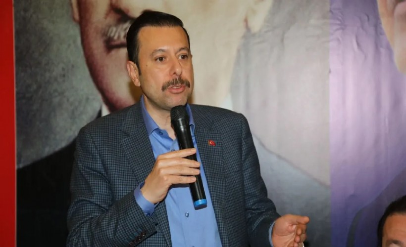 AK Partili Kaya'dan Büyükşehir'e 'şoför' salvosu: Bu araba yolda kalıyor, bir türlü ilerlemiyor!