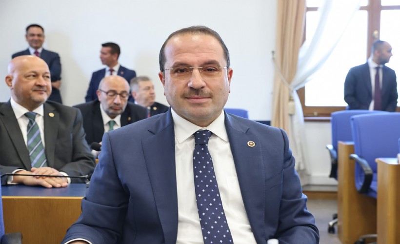 AK Partili Kırkpınar'dan CHP'ye sert tepki: İzmir'i çöküntü bir şehre çevirdiler
