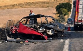 Afyon'da kahreden kaza: Yanarak can verdi