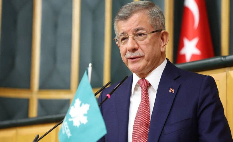 Ahmet Davutoğlu siyaseti bıraktı! Gelecek Partisi feshedildi