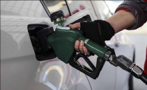 Akaryakıtta zam yağmuru sürüyor... Motorin 78 lirayı aştı!