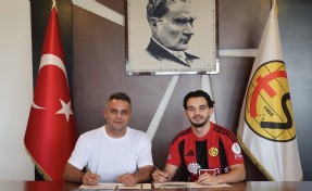 Altay'dan ayrılan Emre imzayı attı