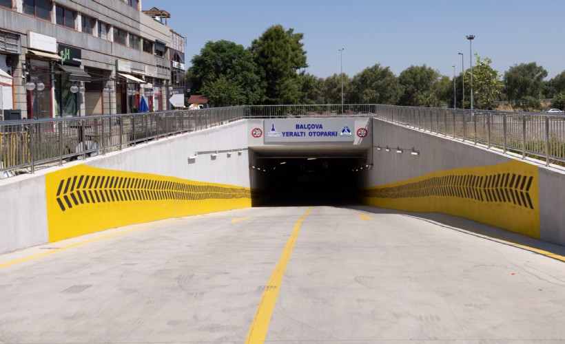Araçlar otoparka, yolcular metroya: Balçova’da ulaşımı rahatlatan sistem