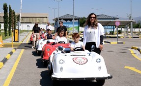 Asarlık Trafik Eğitim Parkuru'nda çocuklar için trafik eğitimi