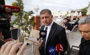 Bağımsız Başkan Cemil Tugay'dan Özgür Özel'e yönelik çarpıcı eleştiriler!