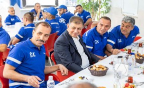 İZBETON işçileriyle buluşan bağımsız Tugay'dan manidar mesaj 'İzmir'e asla ihanet etmem'