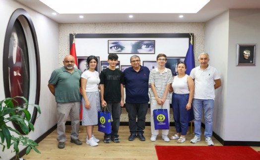 Başkan Vekili Benzer LGS şampiyonlarını ağırladı