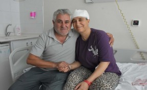 Beynindeki 8 santimetrelik tümör, hibrit yöntemle çıkarıldı