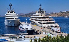 Bodrum'a demir atan iki lüks yat, toplam 615 ton yakıt aldı