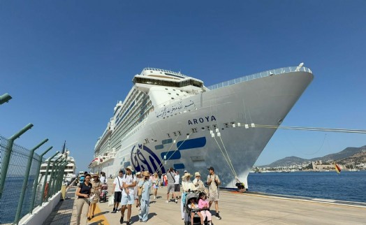 Bodrum'a denizden 1532 turist geldi