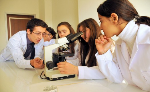 Bornovalı çocuklar yaz tatilinde hem eğlenecek hem öğrenecek