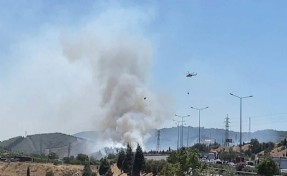 Buca'daki orman yangını ulaşımı felç etti: Otoyolda trafik iki yönde durduruldu!