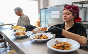 Buca’da 70 TL’ye dayanışma sofrası