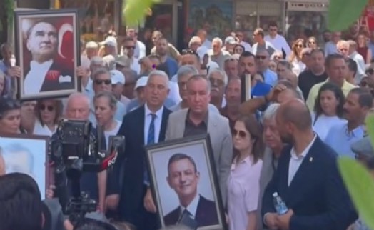 CHP Bergama’da toplu istifa! Başkan Çelik ve meclis üyeleri YENİ Parti’ye geçti