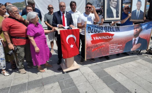 CHP Foça İlçe Örgütü partiden topluca istifa etti
