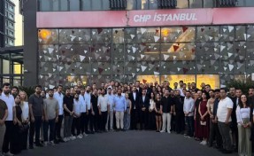 CHP İstanbul Gençlik Kollarının tamamı YENİ Parti'ye geçti