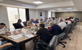 CHP İzmir İl Yönetimden yeni kararlar; 2 başkan görevden alındı 4 ilçeye atama yapıldı