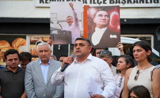 CHP Kemalpaşa'da ilçe örgütü ve belediye başkanı tam kadro istifa etti!
