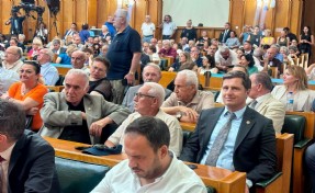 CHP'li Yücel’den grup tolantısı sonrası iktidar mesajı: ‘Sultana da, butlana da yenilmeyeceğiz’