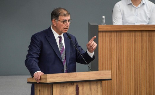 Cemil Tugay’ın en yakınındaki isim görevinden istifa etti!