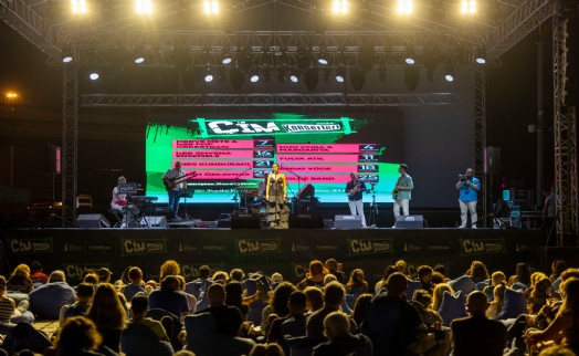 Çim Konserleri'nde Evrim Özkaynak rüzgarı