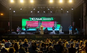 Çim Konserleri'nde Evrim Özkaynak rüzgarı