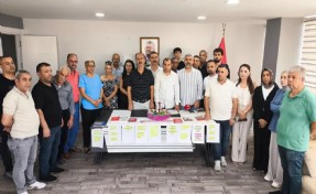 Diyarbakır'da 685 kişi CHP'den istifa etti: 'Birer paket kına gönderiyoruz, eserlerine bakıp kına yaksınlar'
