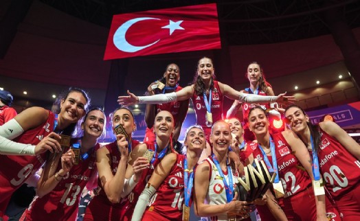A Milli Kadın Voleybol Takımı'nın zaferi sonrası dünya sıralaması güncellendi!