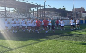Gaziemir Spor sahaya indi