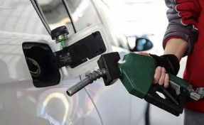 Gece yarısı tabela değişiyor: Benzine zam geliyor