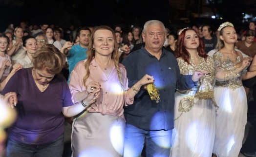 Gültepe’de büyük coşku: Rumeli Şenliği 18. kez İzmirlilerle buluştu