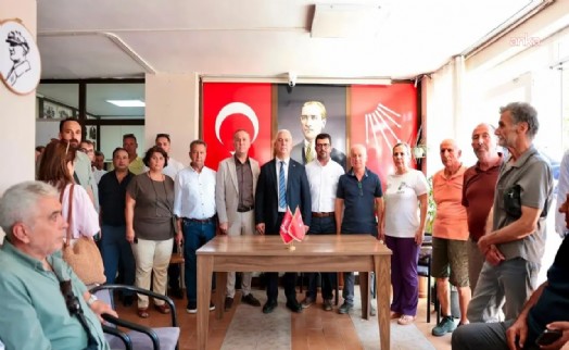 İzmir'de CHP'den istifa açıklamaları
