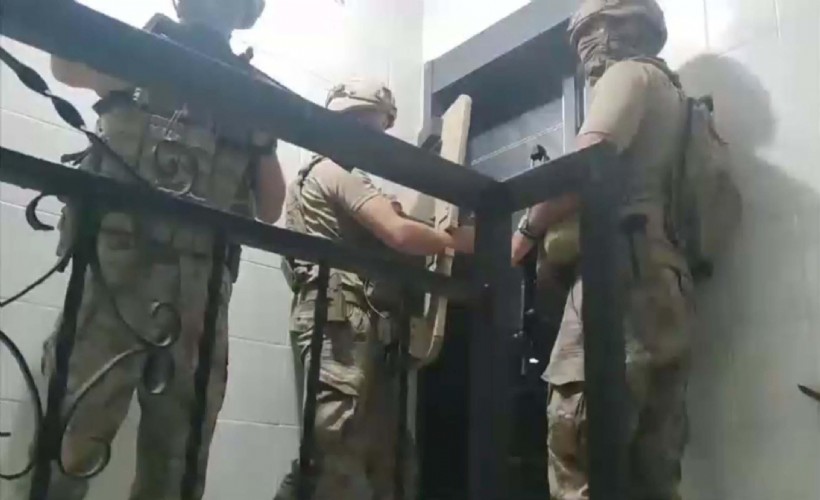 İzmir'de 'NATO' operasyonu: 61 kişiye gözaltı!