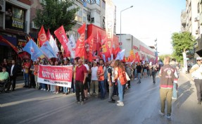 İzmir'de NATO protestosu: ‘Zirve, yeni savaş cepheleri yaratmaya hazırlanıyor’