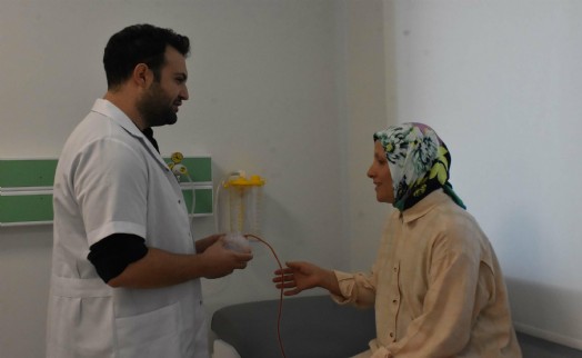 İzmir'de bir ilk; koltuk altından girilerek yapılan ameliyatla kanserden kurtuldu