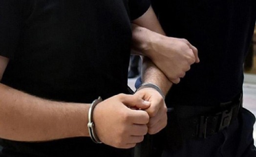 İzmir'de eski eşini motosikletle takip ettiği iddia edilen şüpheli tutuklandı