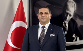 İzmir'de istifalar sürerken... Narlıdere Belediye Başkanı Erman Uzun 'baba ocağındayım' dedi