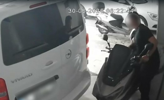 İzmir'de motosiklet hırsızı 4 saat sonra yakalandı! O anlar kamerada...