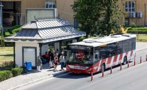 İzmir'in kimliğini yansıtan Konak Durağı hizmete açıldı