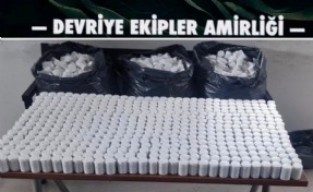 İzmir polisinden torbacı avı: Araçtan118 bin sentetik ecza çıktı