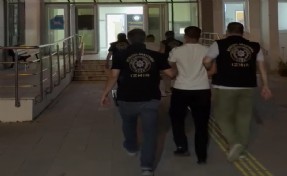 İzmir’de 280 bin sentetik ecza ele geçirildi; 3 gözaltı