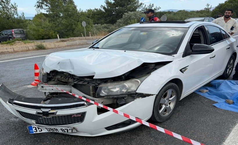 İzmir’de iki araç çarpıştı: 1 ölü, 5 yaralı