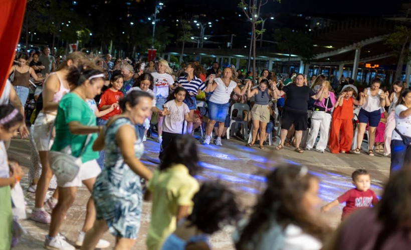 Karantina’da renkli buluşma: Gece Kermesi, Gün Batımı Konseri ile taçlandı