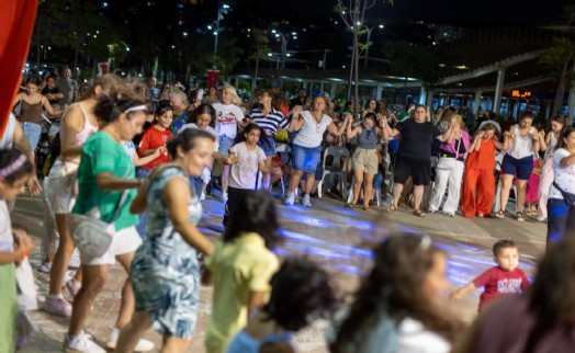 Karantina’da renkli buluşma: Gece Kermesi, Gün Batımı Konseri ile taçlandı