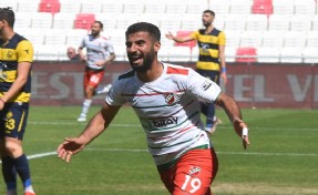 Karşıyaka'da Yılmaz kapıları kapattı